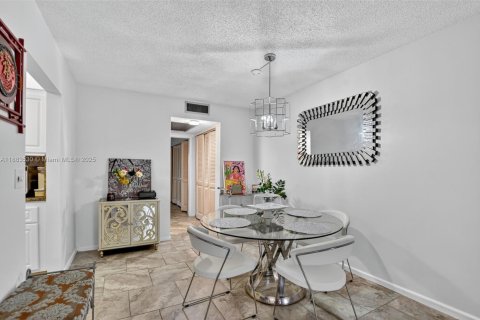 Condominio en venta en Deerfield Beach, Florida, 1 dormitorio, 65.03 m2 № 1931752 - foto 11