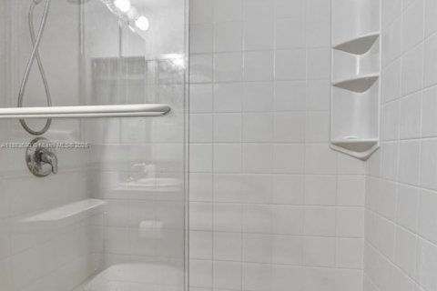 Condominio en venta en Deerfield Beach, Florida, 1 dormitorio, 65.03 m2 № 1931752 - foto 23