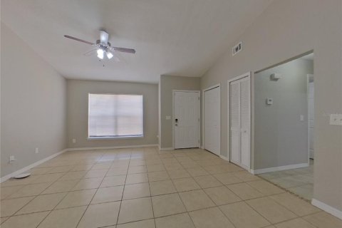 Villa ou maison à louer à Tampa, Floride: 2 chambres, 140.84 m2 № 2117662 - photo 2