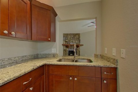 Villa ou maison à louer à Tampa, Floride: 2 chambres, 140.84 m2 № 2117662 - photo 4