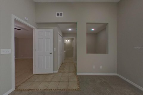 Villa ou maison à louer à Tampa, Floride: 2 chambres, 140.84 m2 № 2117662 - photo 6