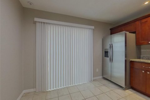 Villa ou maison à louer à Tampa, Floride: 2 chambres, 140.84 m2 № 2117662 - photo 5