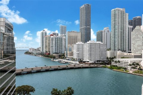 Copropriété à vendre à Miami, Floride: 2 chambres, 116.78 m2 № 1715992 - photo 1