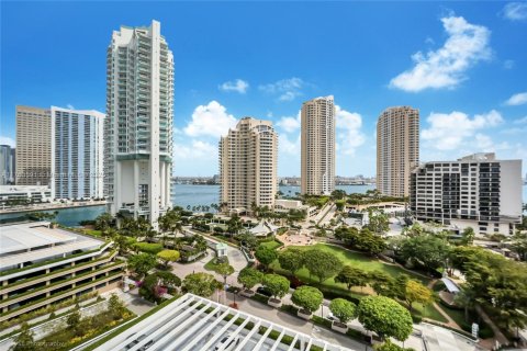 Copropriété à vendre à Miami, Floride: 2 chambres, 116.78 m2 № 1715992 - photo 24