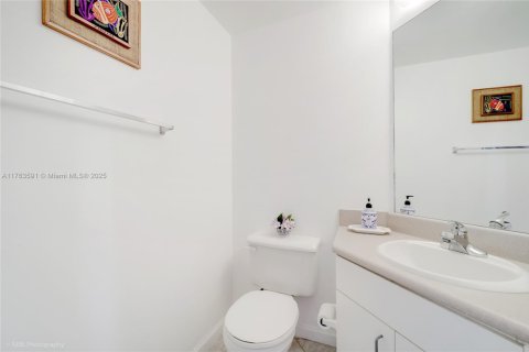 Copropriété à vendre à Miami, Floride: 2 chambres, 116.78 m2 № 1715992 - photo 20