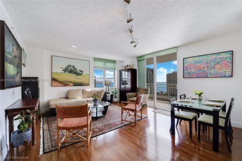 Copropriété à vendre à Miami, Floride: 2 chambres, 116.78 m2 № 1715992 - photo 9