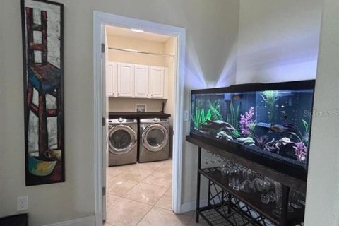 House in Winter Garden, Florida 3 bedrooms, 170.94 sq.m. № 2211264 - photo 18
