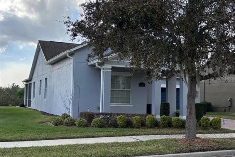 House in Winter Garden, Florida 3 bedrooms, 170.94 sq.m. № 2211264 - photo 2