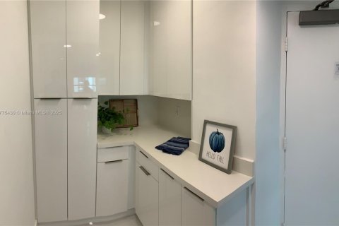 Condominio en venta en Miami Beach, Florida, 37.16 m2 № 1868215 - foto 9