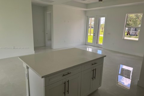 Снять в аренду виллу или дом в Лихай-Эйкерс, Флорида 3 спальни, 128.86м2, № 1922856 - фото 5