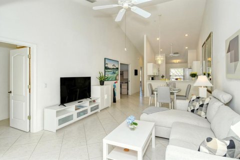 Condominio en venta en Sarasota, Florida, 2 dormitorios, 121.7 m2 № 1442214 - foto 8