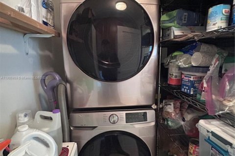 House in Tamarac, Florida 2 bedrooms, 124.67 sq.m. № 1958727 - photo 6