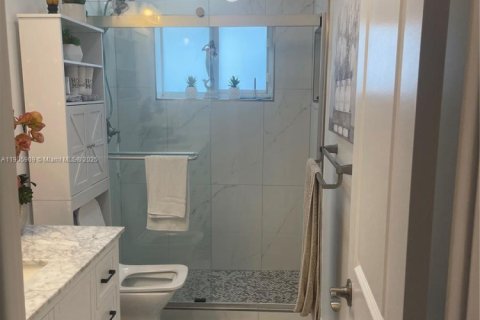 House in Tamarac, Florida 2 bedrooms, 124.67 sq.m. № 1958727 - photo 9