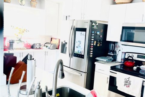 House in Tamarac, Florida 2 bedrooms, 124.67 sq.m. № 1958727 - photo 5