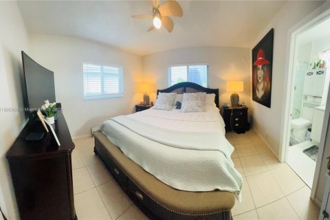 House in Tamarac, Florida 2 bedrooms, 124.67 sq.m. № 1958727 - photo 12