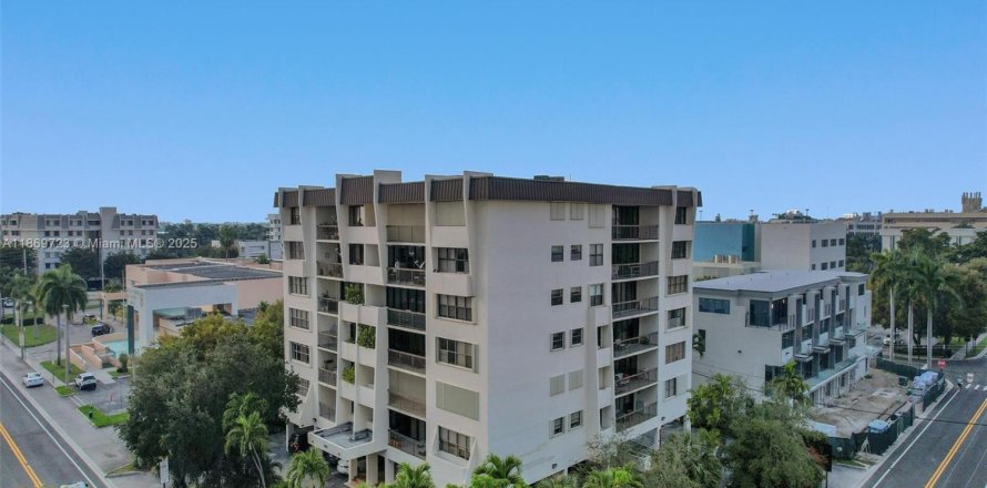 Condo à Bay Harbor Islands, Floride, 2 chambres  № 1896842