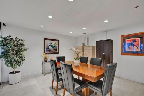 Copropriété à louer à Bay Harbor Islands, Floride: 2 chambres, 148.64 m2 № 1896842 - photo 24