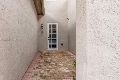 Adosado en alquiler en Pembroke Pines, Florida, 4 dormitorios, 213.68 m2 № 1993022 - foto 21
