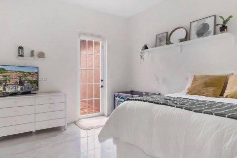 Adosado en alquiler en Pembroke Pines, Florida, 4 dormitorios, 213.68 m2 № 1993022 - foto 10