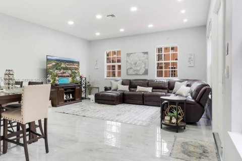 Adosado en alquiler en Pembroke Pines, Florida, 4 dormitorios, 213.68 m2 № 1993022 - foto 4