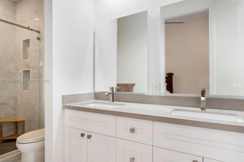 Adosado en alquiler en Pembroke Pines, Florida, 4 dormitorios, 213.68 m2 № 1993022 - foto 11