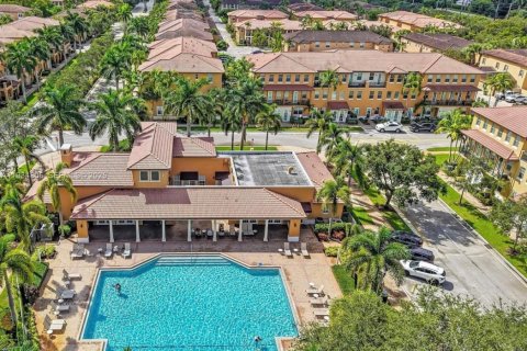 Adosado en alquiler en Pembroke Pines, Florida, 4 dormitorios, 213.68 m2 № 1993022 - foto 26