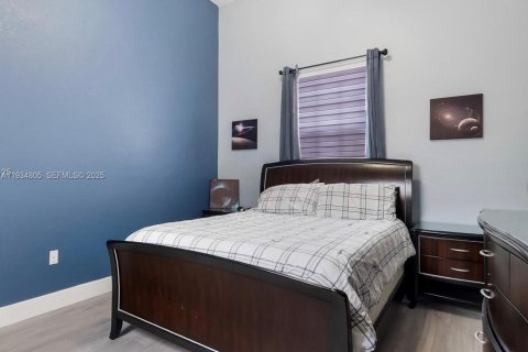 Adosado en alquiler en Pembroke Pines, Florida, 4 dormitorios, 213.68 m2 № 1993022 - foto 16