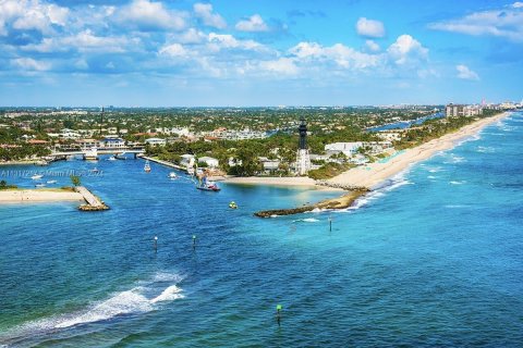 Propiedad comercial en venta en Pompano Beach, Florida № 1979399 - foto 13