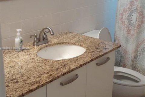 Propiedad comercial en venta en Pompano Beach, Florida № 1979399 - foto 7