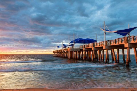 Propiedad comercial en venta en Pompano Beach, Florida № 1979399 - foto 16