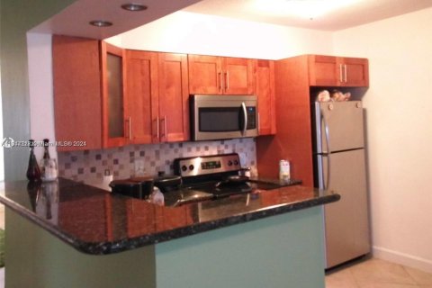 Propiedad comercial en venta en Pompano Beach, Florida № 1979399 - foto 8