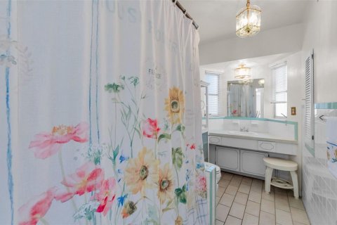 House in Saint Petersburg, Florida 2 bedrooms, 117.34 sq.m. № 2216125 - photo 26