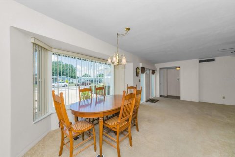 House in Saint Petersburg, Florida 2 bedrooms, 117.34 sq.m. № 2216125 - photo 15