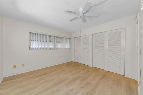 House in Saint Petersburg, Florida 2 bedrooms, 117.34 sq.m. № 2216125 - photo 22
