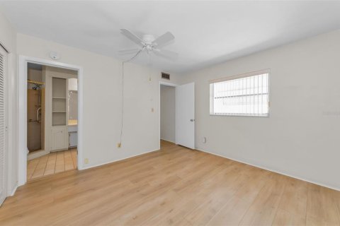 House in Saint Petersburg, Florida 2 bedrooms, 117.34 sq.m. № 2216125 - photo 23