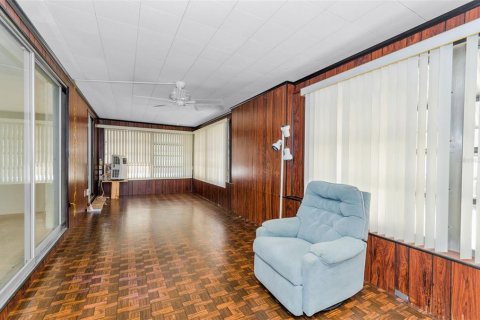 House in Saint Petersburg, Florida 2 bedrooms, 117.34 sq.m. № 2216125 - photo 21