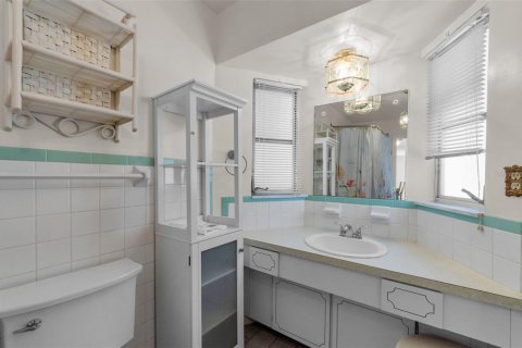 House in Saint Petersburg, Florida 2 bedrooms, 117.34 sq.m. № 2216125 - photo 27