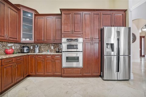 House in Miami, Florida 7 bedrooms, 463.68 sq.m. № 2075306 - photo 11