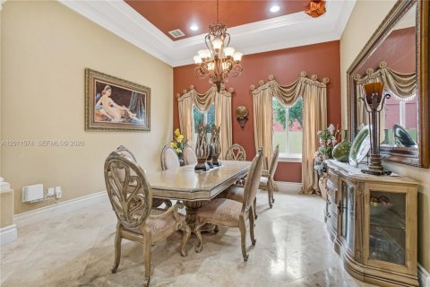 House in Miami, Florida 7 bedrooms, 463.68 sq.m. № 2075306 - photo 12