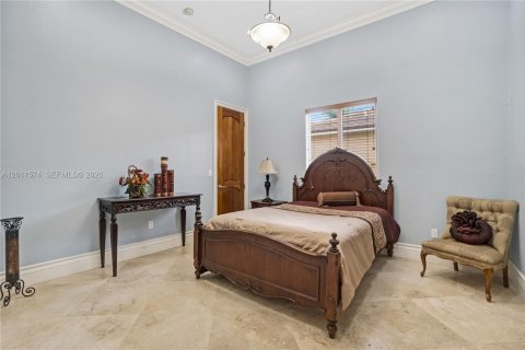 House in Miami, Florida 7 bedrooms, 463.68 sq.m. № 2075306 - photo 24