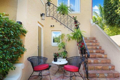 Villa ou maison à vendre à Miami Beach, Floride: 3 chambres, 144.37 m2 № 2431418 - photo 16