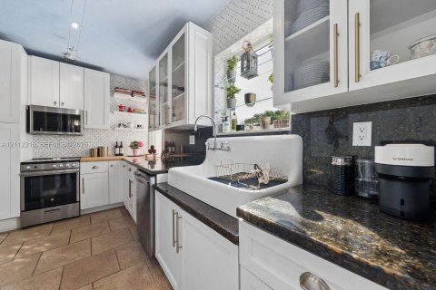 Villa ou maison à vendre à Miami Beach, Floride: 3 chambres, 144.37 m2 № 2431418 - photo 28