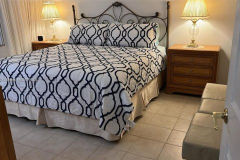 Купить кондоминиум в Лодердейл-бай-те-Си, Флорида 2 спальни, 92.9м2, № 1880059 - фото 8