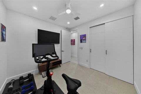House in Wilton Manors, Florida 3 bedrooms, 188.59 sq.m. № 2187126 - photo 27