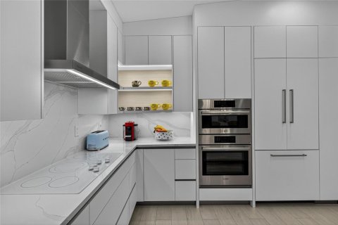 House in Wilton Manors, Florida 3 bedrooms, 188.59 sq.m. № 2187126 - photo 6