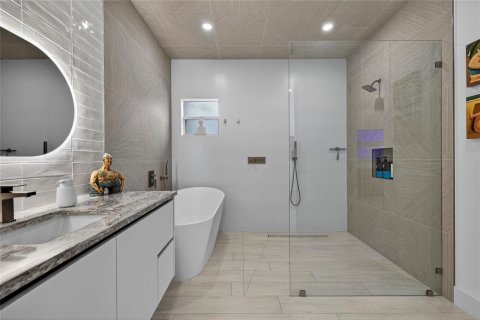 House in Wilton Manors, Florida 3 bedrooms, 188.59 sq.m. № 2187126 - photo 21