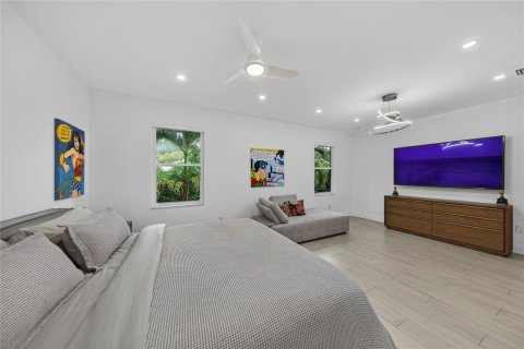 House in Wilton Manors, Florida 3 bedrooms, 188.59 sq.m. № 2187126 - photo 19