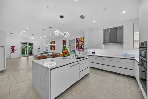 House in Wilton Manors, Florida 3 bedrooms, 188.59 sq.m. № 2187126