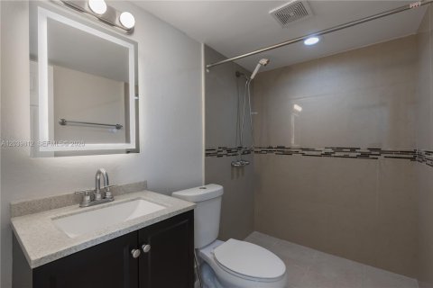 Снять в аренду кондоминиум в Майами, Флорида 1 спальня, 77.85м2, № 2089598 - фото 11