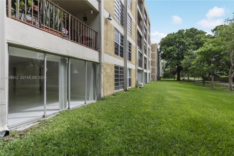 Снять в аренду кондоминиум в Майами, Флорида 1 спальня, 77.85м2, № 2089598 - фото 17